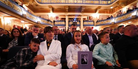 Unuk i unuka Halida Bešlića