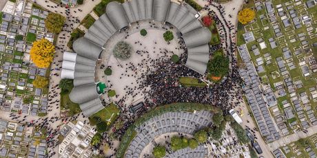 Pogled iz zraka na groblje Bare - 2