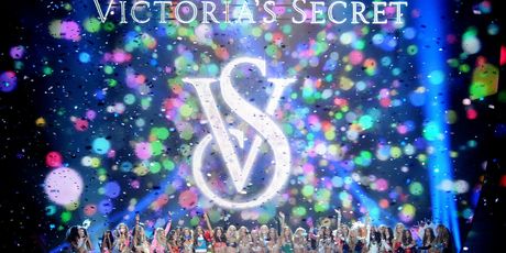 Victoria's Secret Fashion Show - 17