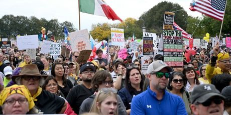 Prosvjedni skup u protiv politika Donalda Trumpa u SAD-u - 3