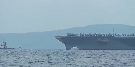 Nosač aviona stigao u Split - 2