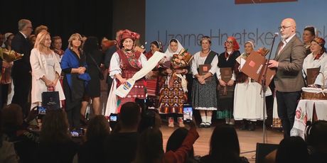 In Magazin: Najuzornija žena - 3