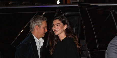 Anne Hathaway i Adam Shulman - 15