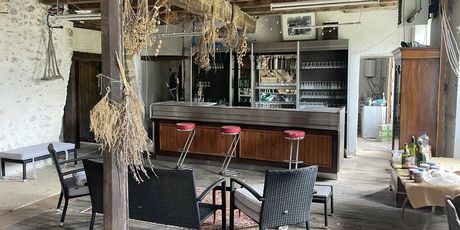 Pub unutar dvorca
