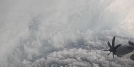 Snimka leta iz središta uragana Melissa.