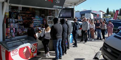 Prodaja ulaznica za Thompsonov koncert u Zadru - 2