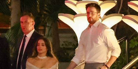 Chris Evans, Alba Baptista