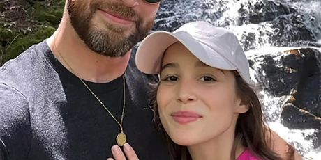 Chris Evans, Alba Baptista