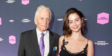 Michael Douglas, Carys Zeta Douglas