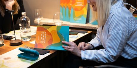 Na večeri je prestavljena Istarska veganska kuharica, a zainteresirani su je mogli prolistati i kupiti