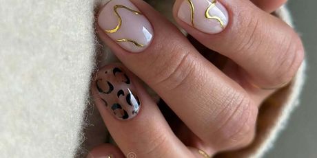 Sa zlatnim detaljima