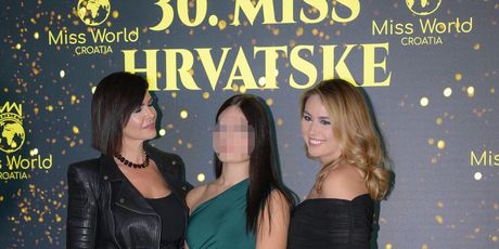 Anica Kovač i kćeri - 6