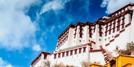 Lhasa, Kina: Ovaj je duhovni centar tibetanskog Budizma smješten u srcu Himalaja. Iz njega se pruža nezaboravni pogled na svijet.