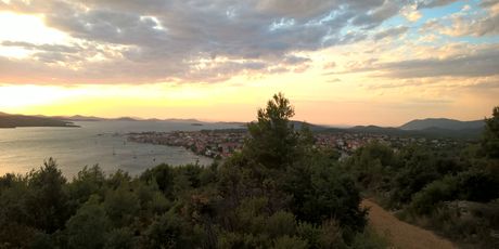 Brdo Makirina, Pirovac