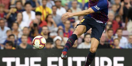 Ivan Rakitić puca po golu (Foto: AFP)