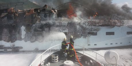 Požar na jahti kod Dubrovnika 1 (Foto: MMPI)