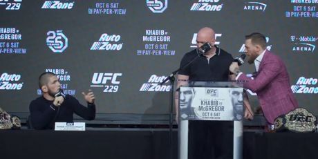 McGregor prijeti Khabibu na presici (Screenshot)