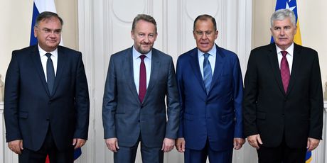 Sergej Lavrov, ruski ministar vanjskih poslova, i članovi Predsjedništva BiH: Mladen Ivanić, Bakir Izetbegović, i Dragan Čović (Foto: AFP)