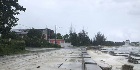 Snažni udari uragana Dorian na Bahamima (Foto: AFP) - 2