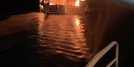 Izbio požar na brodu u Kaliforniji (Foto: Ventura County PD) - 2