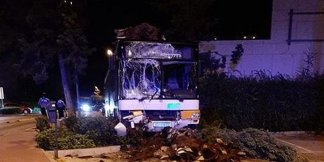 Autobus je razbijen (Foto: Dubrovniknet.hr) - 3
