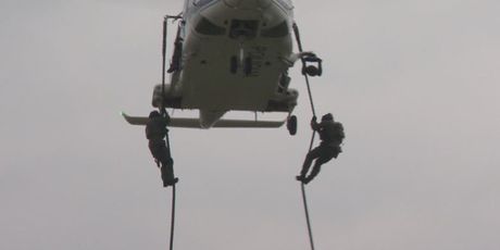 Silazak iz helikoptera (Foto: Dnevnik.hr)