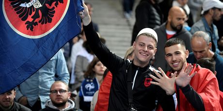 Albanski navijači (Foto: AFP)