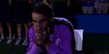 Rafa Nadal plače (Screenshot)