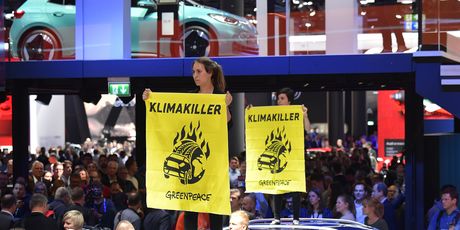 Prosvjedi na frankfurtskom auto showu (Foto: AFP) - 3