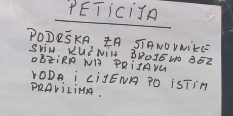Peticija za istu cijenu vode (Foto: Dnevnik.hr)