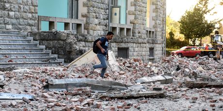 Snažan potres pogodio Albaniju (Foto: AFP) - 3