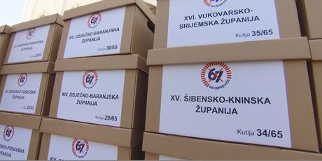 Kutije s potpisima (Foto: Dnevnik.hr)
