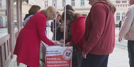 Prikupljanje potpisa (Foto: Dnevnik.hr)