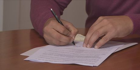 Potpisivanje ugovora za kuću (Foto: Dnevnik.hr)