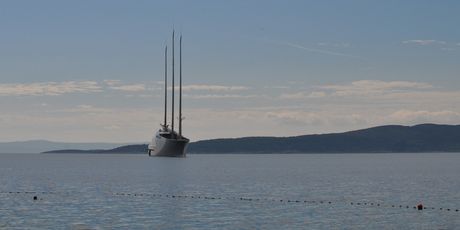 Jahta A - 1