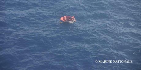 Potraga za posadom potonulog tegljača (Foto: Marine Nationale)