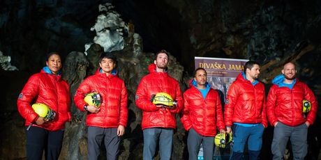 Šestero astronauta u Škocjanskim jamama u Sloveniji (Foto: AFP)