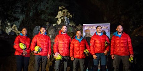 Šestero astronauta u Škocjanskim jamama u Sloveniji (Foto: AFP)