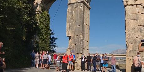 Prosvjed zbog oštećenja Dioklecijanova akvadukta - 1