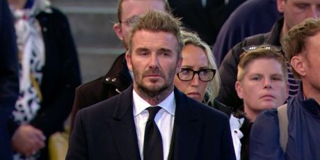 David Beckham odaje počast kraljici Elizabeti II. - 6