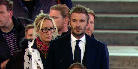 David Beckham odaje počast kraljici Elizabeti II. - 7