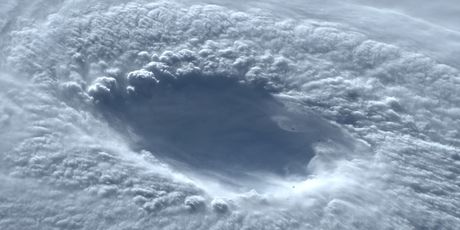 Slike tajfuna Nanmadola iz svemira - 2