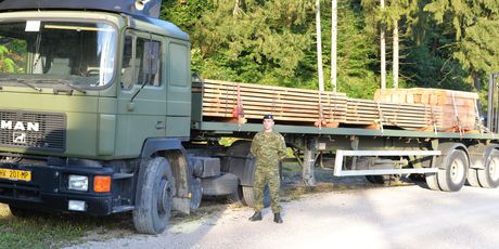 Hrvatska vojska pomaže Sloveniji - 1