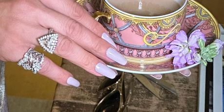 Jenniferina Chai Latte Chic manikura