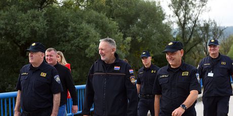 Ministar Davor Božinović obilazio policiju na granici - 4