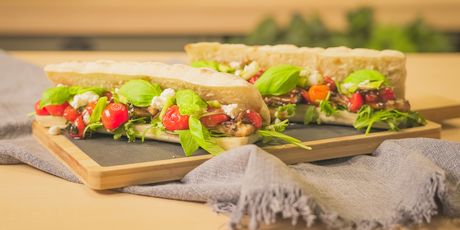 Senvič sa skušom u soja umaku s rajčicama i feta sirom - 21