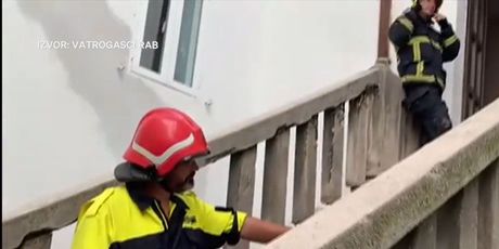 Urušavanje stubišta zgrade na Rabu - 4