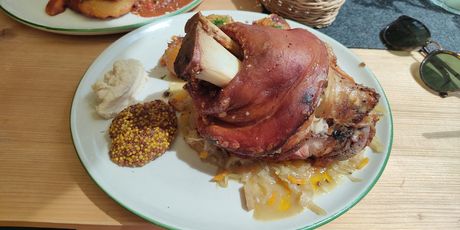 Bialy Mis (svinjska koljenica)