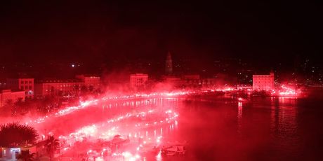 Torcidinih 1.000 baklji za 100.000 članova Hajduka