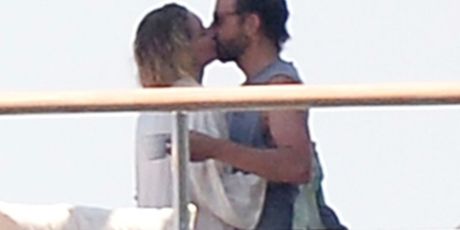 Gigi Hadid, Bradley Cooper - 11